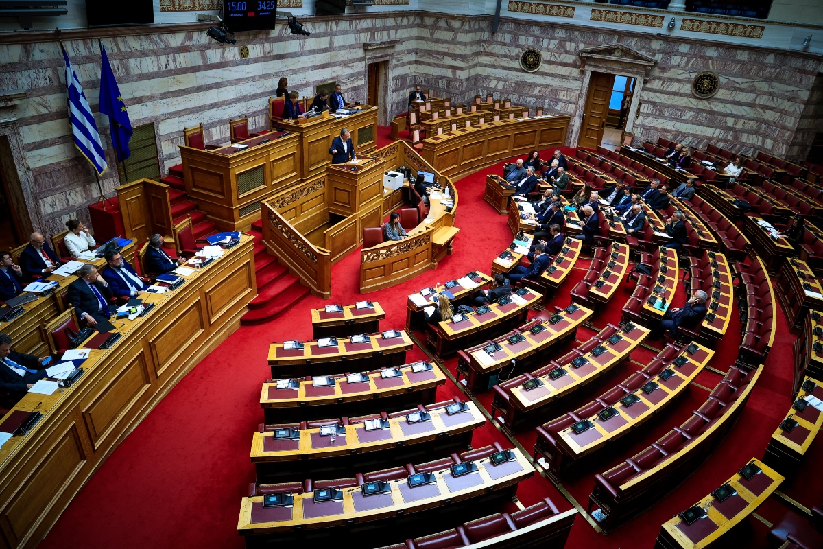 Σε αναδιάταξη το πολιτικό σκηνικό – Νομοθετικές πρωτοβουλίες της κυβέρνησης