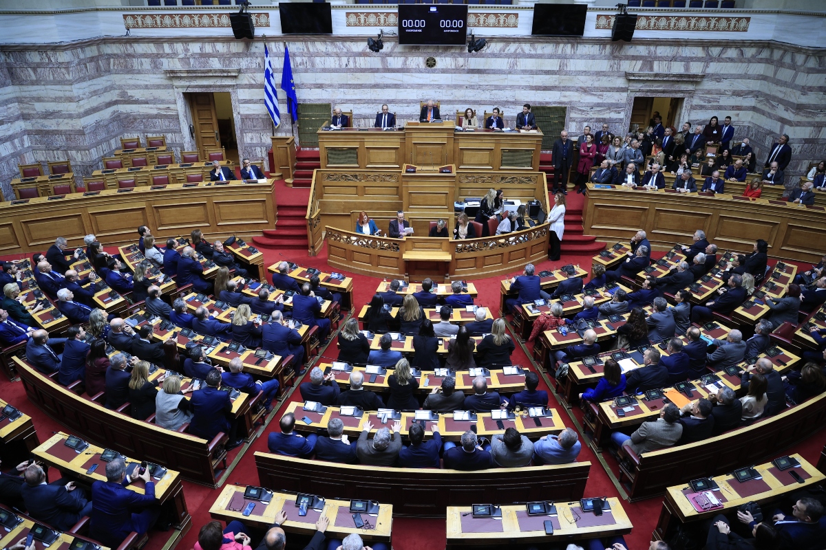 Προοδευτικά κόμματα: Στο τραπέζι η πρόταση μομφής