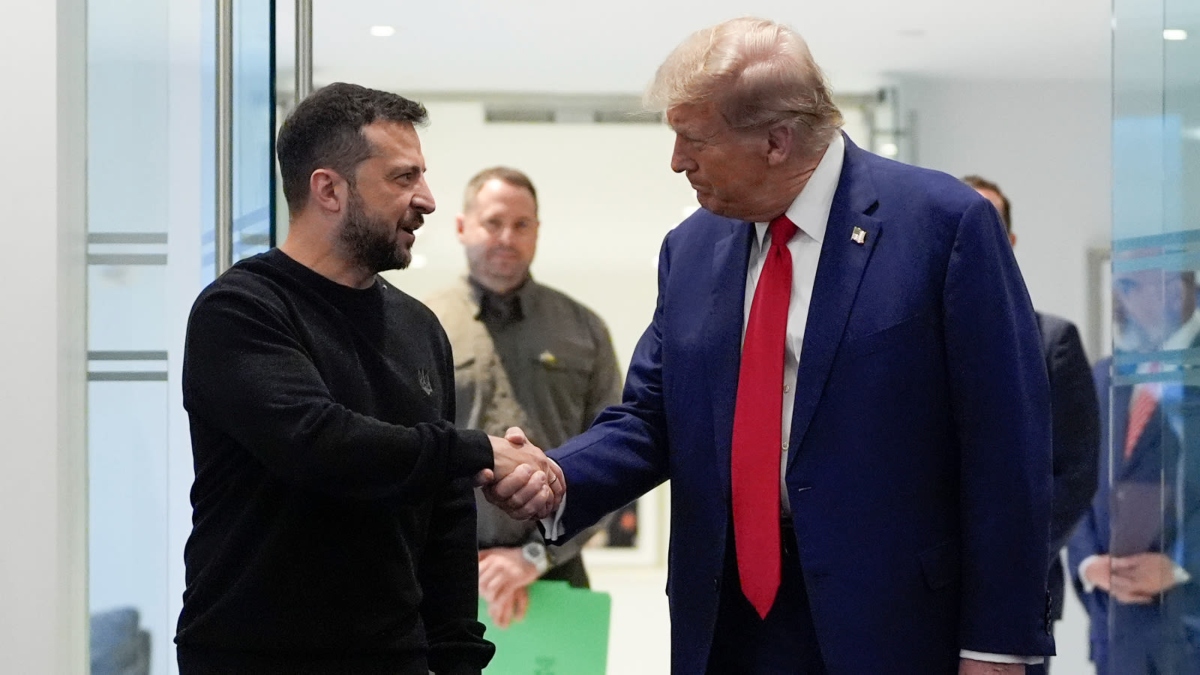 Τραμπ: Ο Ζελένσκι «δεν είναι άγγελος», φταίει και αυτός για τον πόλεμο