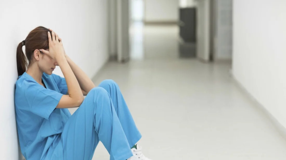 Βρετανία: Επτά στους δέκα γιατρούς υποφέρουν από «κόπωση ενσυναίσθησης»