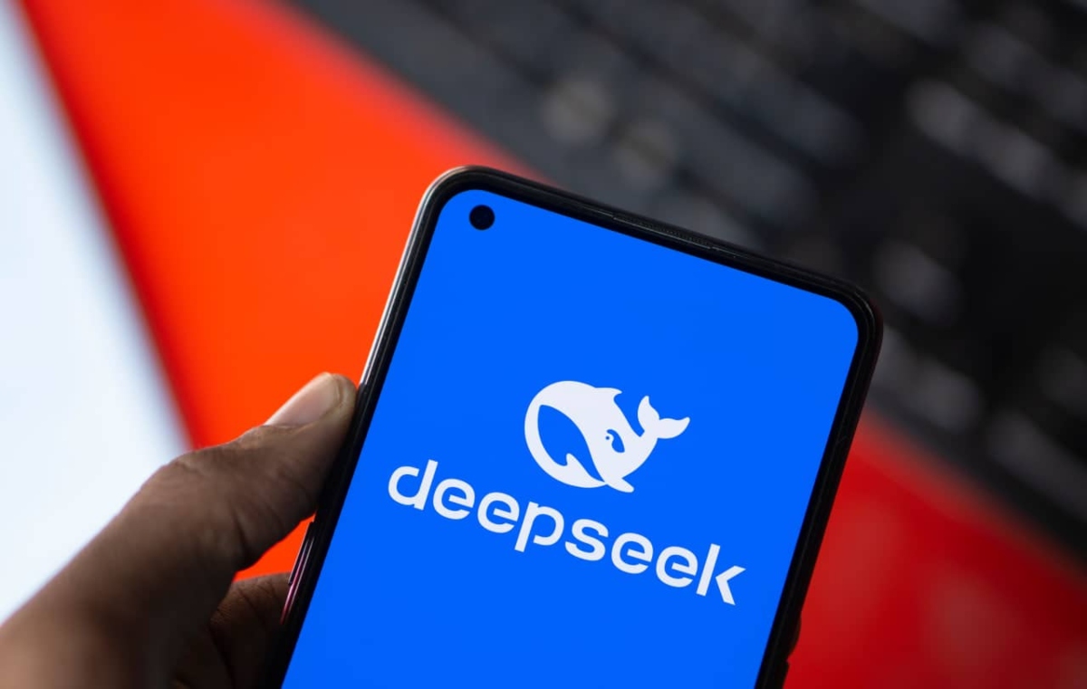 Πως η κινεζική DeepSeek χτυπά τους Αμερικανούς και αλλάζει τους όρους του παιχνιδιού στο ΑΙ