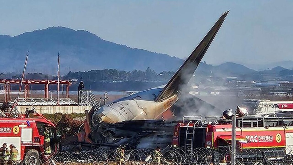 Στις ΗΠΑ για ανάλυση το μαύρο κουτί με τα δεδομένα πτήσης του Boeing που συνετρίβη στη Ν. Κορέα