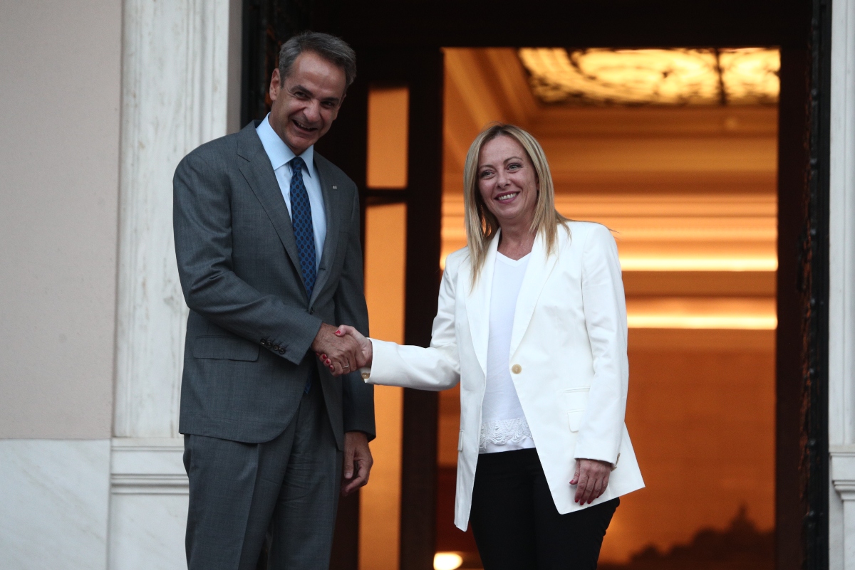 Μελόνι: Με τον Μητσοτάκη συνομιλούμε για πολλά θέματα