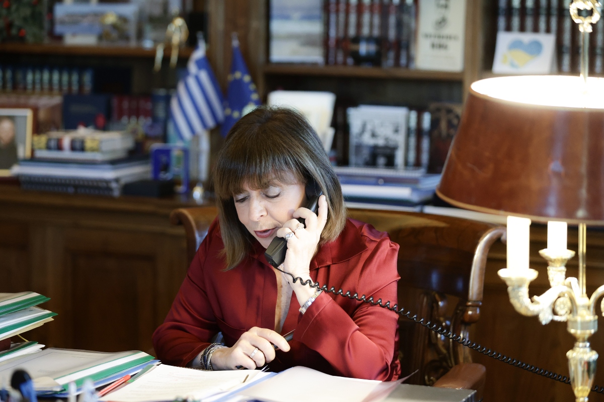 Τι θα απογίνει η γάτα Καλυψώ μετά την αποχώρηση της Σακελλαροπούλου