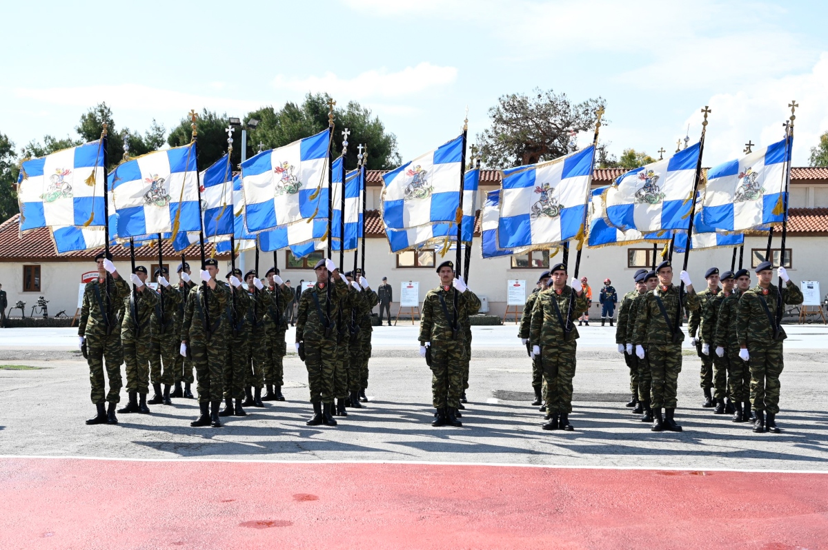 Ενοπλες Δυνάμεις: Γιατί «κόπηκαν» 800 αξιωματικοί