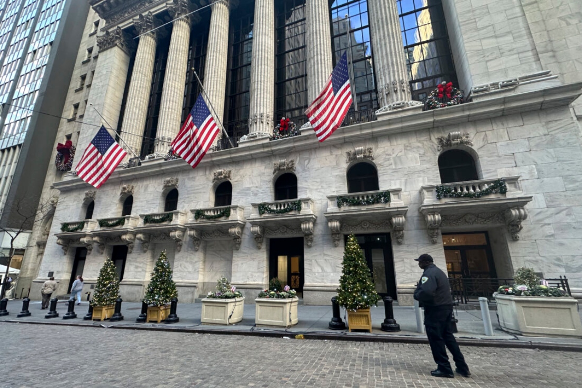 Wall Street: Ο S&P μια ανάσα από τις 6.000 μονάδες προεξοφλεί την ορκωμοσία Τραμπ 
