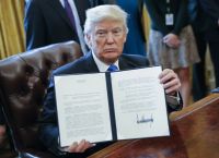 Οι έξι εντολές Trump – Τα πρώτα διατάγματα για την ενεργειακή πολιτική των ΗΠΑ