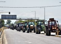Αγρότες: Οργανώνονται και «οργώνουν« πόλεις και χωριά Αγρότες: Οργανώνονται και «οργώνουν« πόλεις και χωριά