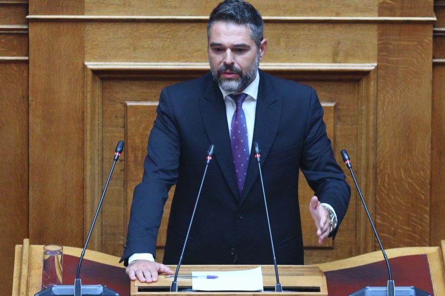 Τη Λούκα Κατσέλη ψηφίζει ο Γιάννης Σαρακιώτης, αλλά δεν επιστρέφει στον ΣΥΡΙΖΑ