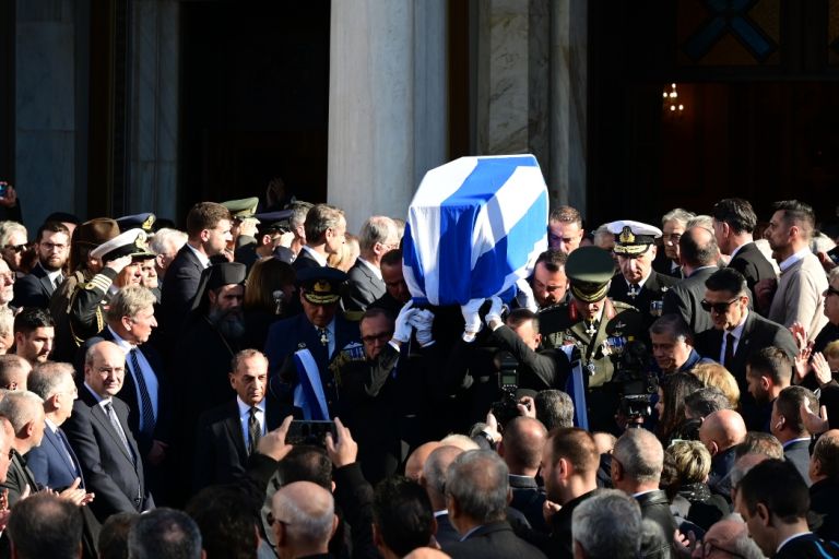 Κηδεία Σημίτη: Ο πολιτικός κόσμος αποχαιρέτησε τον πρώην πρωθυπουργό [vid,pics]