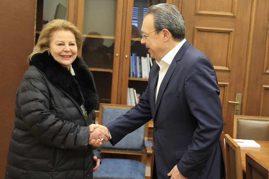 Φάμελλος: Συνάντηση με τη Κατσέλη – “Η υποψηφιότητά της μπορεί να συσπειρώσει ευρύτερες δυνάμεις”