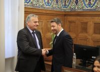 ΠΑΣΟΚ: Τον Τάσο Γιαννίτση προτείνει ο Νίκος Ανδρουλάκης για Πρόεδρο της Δημοκρατίας