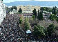 «Δεν έχω οξυγόνο»: Κοσμοσυρροή σε Σύνταγμα, Θεσσαλονίκη και άλλες πόλεις [vid,pics]