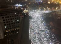 Εκατοντάδες χιλιάδες άνθρωποι στους δρόμους του Βελιγραδίου κατά του Βούτσιτς [vid]