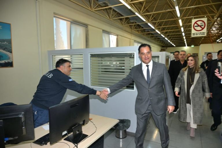 Άδωνις Γεωργιάδης: Πρωτοχρονιά στο ΕΚΑΒ και τα εφημερεύοντα Νοσοκομεία [vid,pics]
