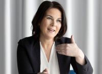 Το Βερολίνο θέλει να βοηθήσει τη Συρία να ξαναγίνει «ένα λειτουργικό κράτος» Το Βερολίνο θέλει να βοηθήσει τη Συρία να ξαναγίνει «ένα λειτουργικό κράτος»