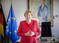 Merkel εναντίον Merz για την πολιτική του ασύλου