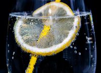 Πόσο βοηθά το ανθρακούχο νερό στην απώλεια βάρους, δείχνει νέα έρευνα