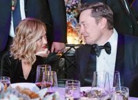 Financial Times: Οργή στην Ιταλία για τις συνομιλίες Μελόνι με Μασκ