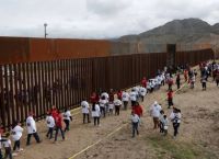 ΗΠΑ – CNN: Χιλιάδες επιπλέον στρατιώτες διατάχθηκαν να αναπτυχθούν στα σύνορα με το Μεξικό