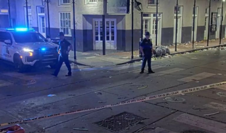 ΗΠΑ: Σοκ στη Νέα Ορλέανη, αυτοκίνητο έπεσε σε πλήθος λίγο μετά την αλλαγή του χρόνου