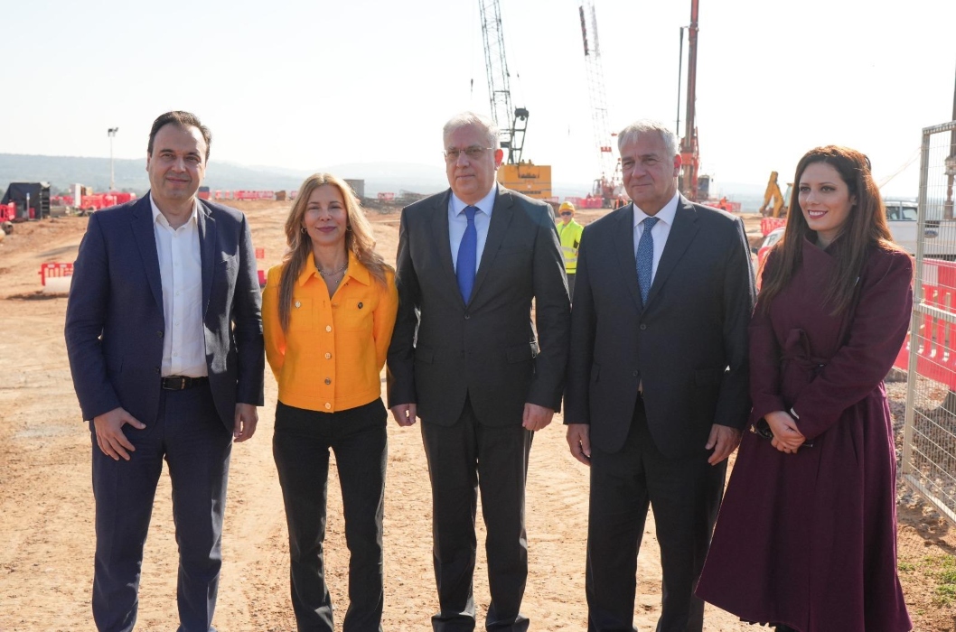 Σπάτα: Βορίδης, Θεοδωρικάκος και Παπαστεργίου στο Data Center της Microsoft
