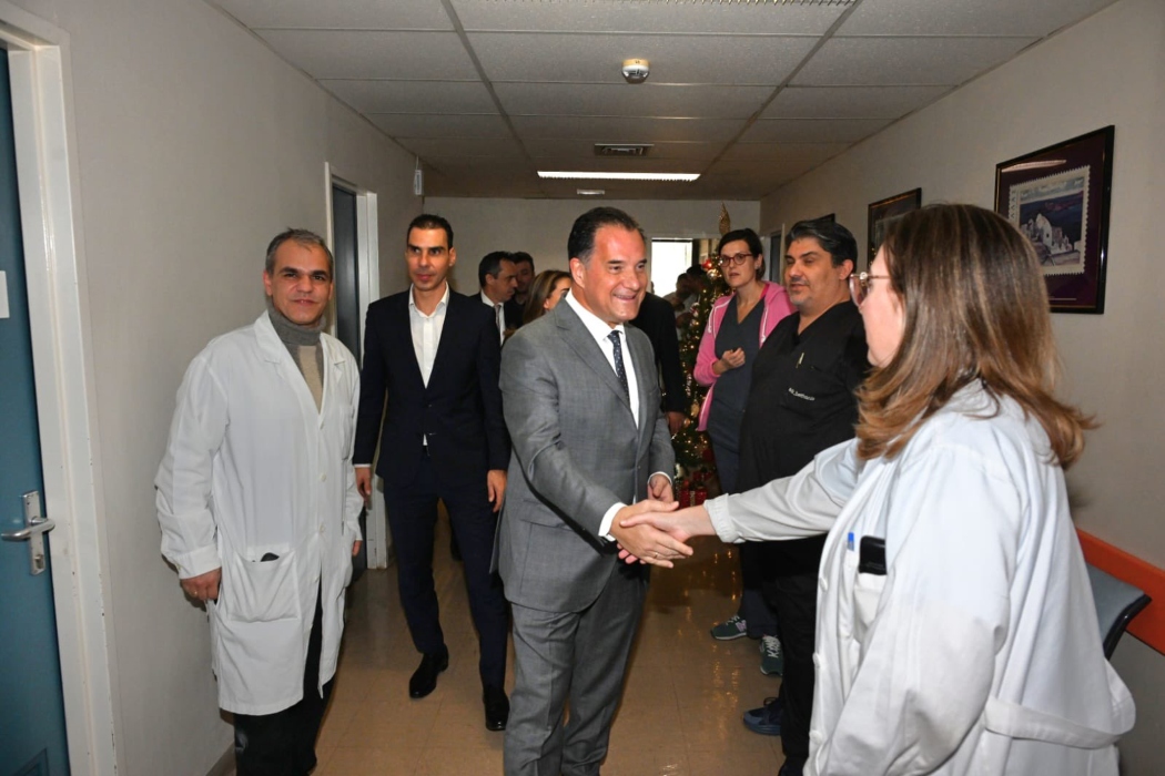 Με το δεξί το ποδαρικό της νέας χρονιάς για τον Άδωνι Γεωργιάδη [vid,pics]