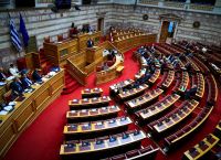 Σε αναδιάταξη το πολιτικό σκηνικό – Νομοθετικές πρωτοβουλίες της κυβέρνησης