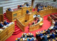 Μια ανάσα πριν την πρόταση μομφής η αντιπολίτευση