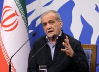 Ιράν: Ο πρόεδρος Πεζεκσιάν προειδοποιεί τον Τραμπ για πιθανό πόλεμο