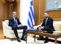 Μπρα ντε φερ Κυβέρνησης – ΠΑΣΟΚ για ακροδεξιά και δραχμή