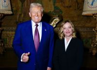 Συνάντηση Μελόνι – Τραμπ στο θέρετρό του στην Φλόριντα Συνάντηση Μελόνι – Τραμπ στο θέρετρό του στην Φλόριντα