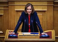 Μπακογιάννη: «Τεράστιο αυτογκόλ του Ανδρουλάκη, μας έδωσε την αυτοδυναμία στο πιάτο»