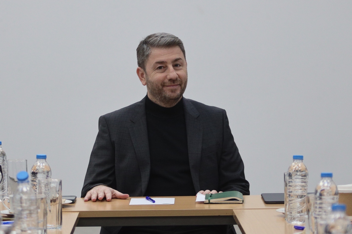 ΠΑΣΟΚ: Επιμονή σε θεσμούς και αμφίπλευρη διεύρυνση