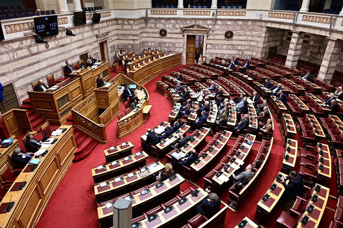 Ψηφίστηκε το νομοσχέδιο για την ισότητα των δύο φύλων στην αγορά εργασίας και την προσβασιμότητα των ΑμΕΑ