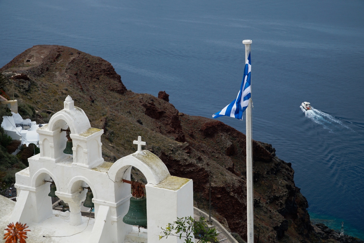Μπαράζ σεισμών και τη νύχτα στη Σαντορίνη