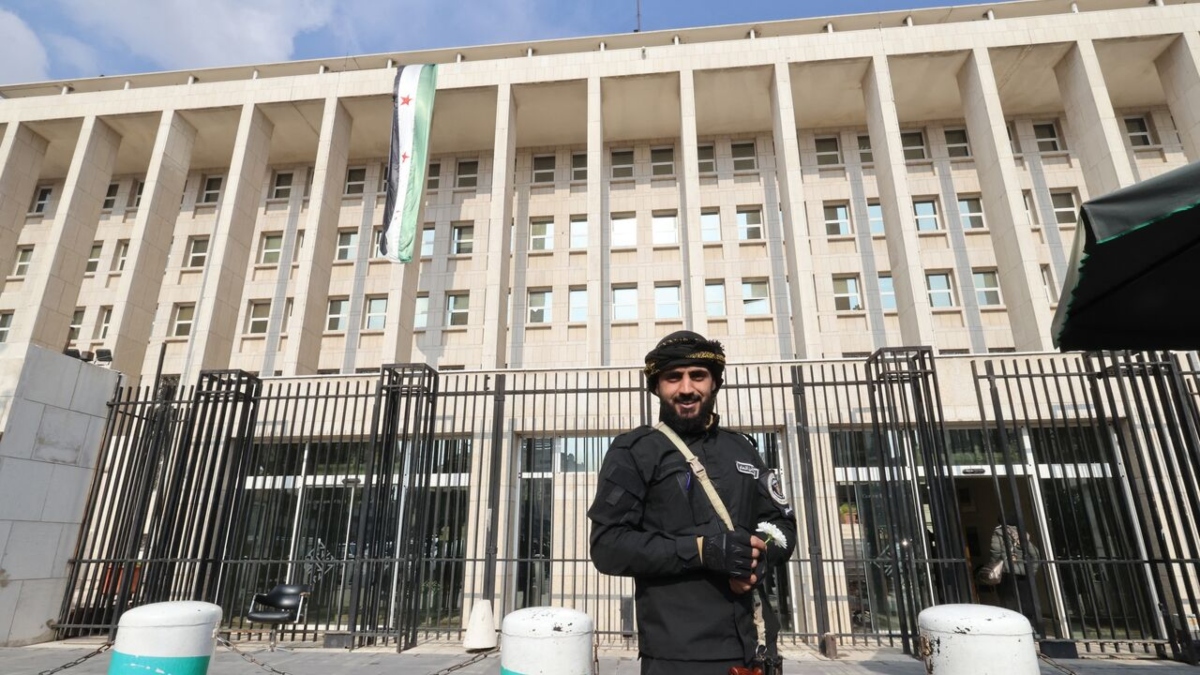 Είναι εφικτοί οι φιλόδοξοι οικονομικοί στόχοι που έθεσαν οι νέοι κυβερνήτες της Συρίας;