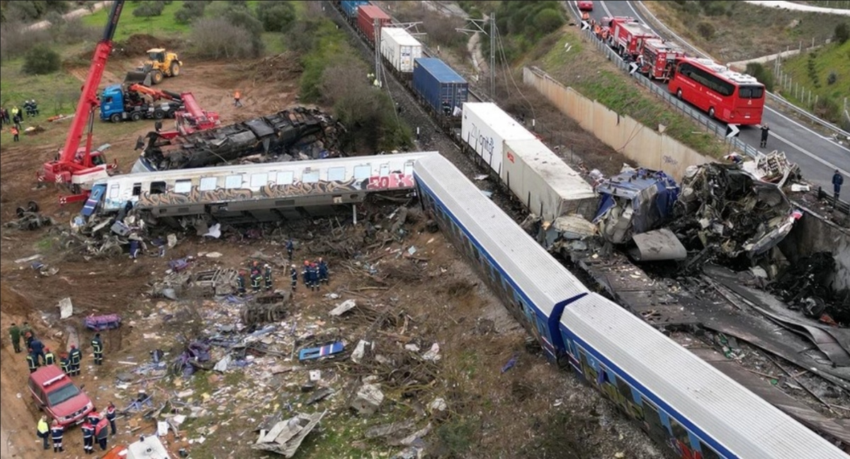 Τέμπη: Το χρονικό της φωτιάς μετά τη σύγκρουση – Τι λέει το προσχέδιο πορίσματος για τις εκρήξεις