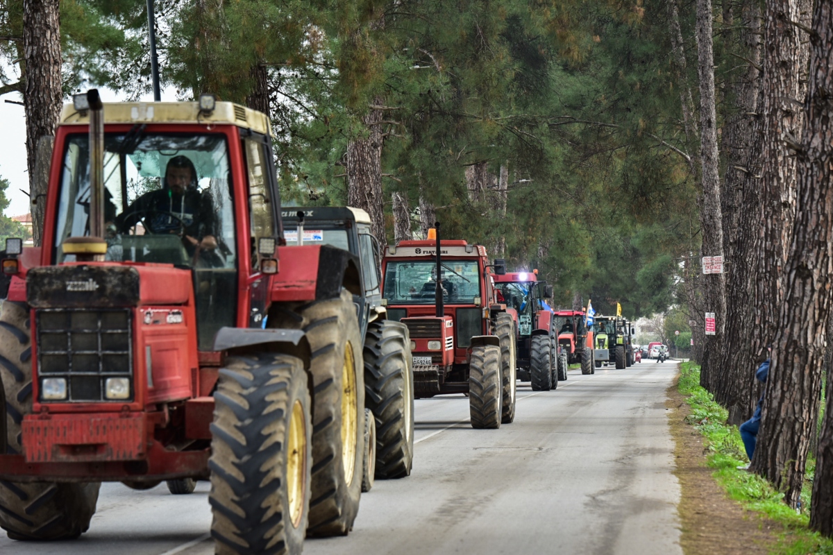 Συνεχίζουν τις κινητοποιήσεις οι αγρότες και ζητούν συνάντηση με τον Κυριάκο Μητσοτάκη