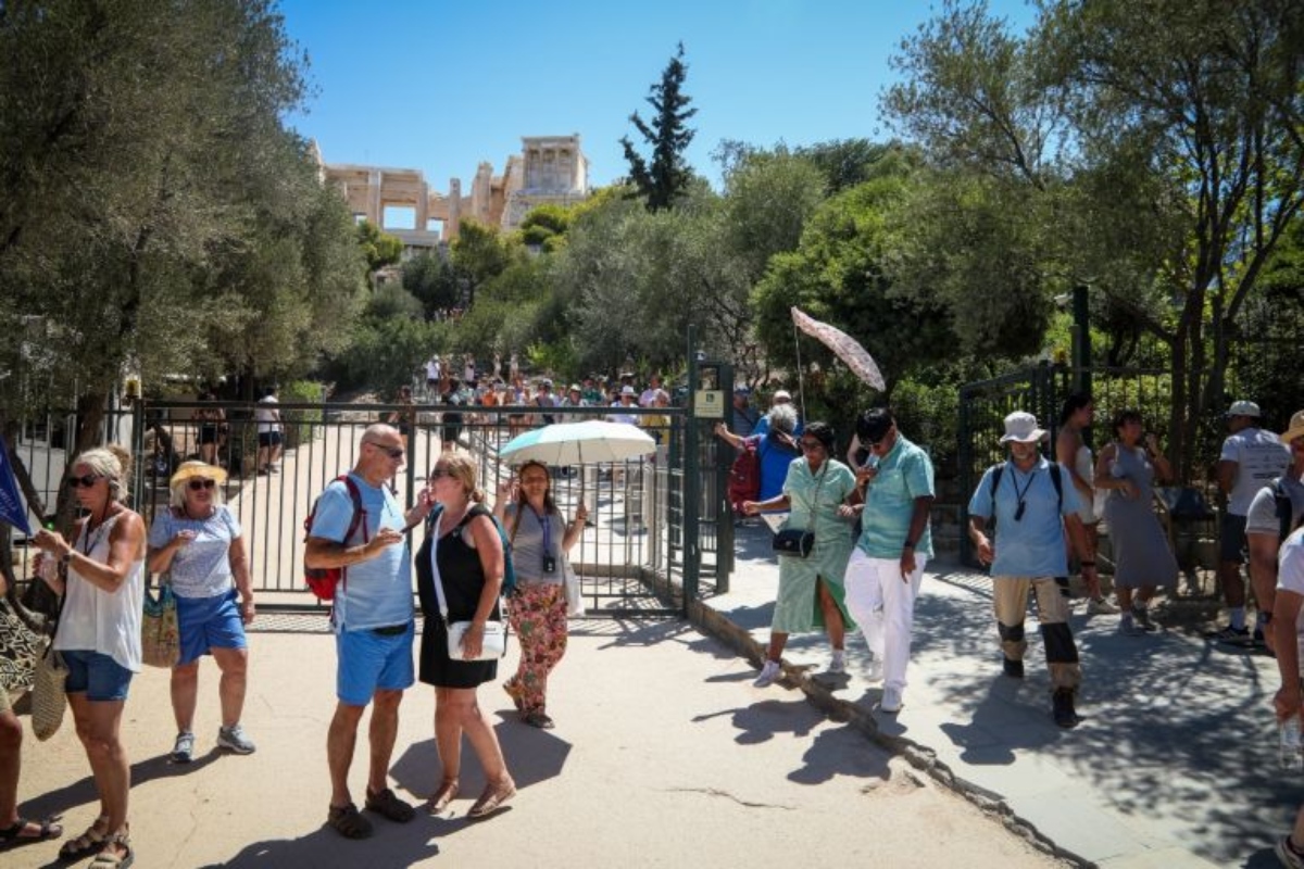 ΕΤΕ: Το δυνατό χαρτί της Ελλάδας απέναντι στις νέες διεθνείς τάσεις στον τουρισμό – Πώς μπορεί να επωφεληθεί