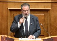 Αναγνωρίζω το λάθος μου,λέει ο Παναγιωτόπουλος μετά τις ύβρεις σε Μητσοτάκη και τις ειρωνείες σε Ανδρουλάκη