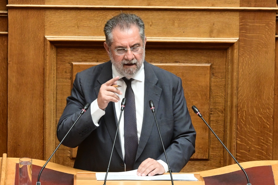 Αναγνωρίζω το λάθος μου,λέει ο Παναγιωτόπουλος μετά τις ύβρεις σε Μητσοτάκη και τις ειρωνείες σε Ανδρουλάκη