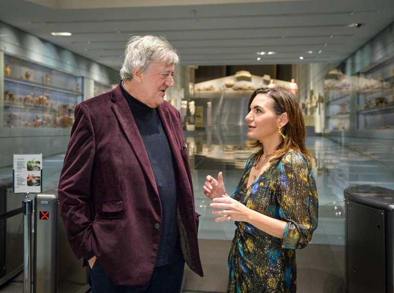 Stephen Fry in Athens: “The Acropolis Museum can house the sculptures – Let the British use replicas”