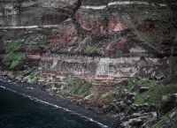 Νέος σεισμός 5 Ρίχτερ αισθητός και στην Αττική – Χιλιάδες άτομα εγκαταλείπουν τη Σαντορίνη