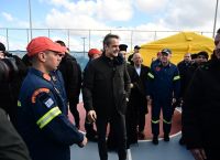 Μητσοτάκης από Σαντορίνη: Συνιστώ ψυχραιμία – Καλύτερα να προλαμβάνουμε αντί να δρούμε εκ των υστέρων