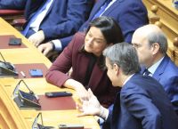 Πρόεδρος της Δημοκρατίας: Δείτε εικόνες από τα “πηγαδάκια” που στήθηκαν στη Βουλή [pics]