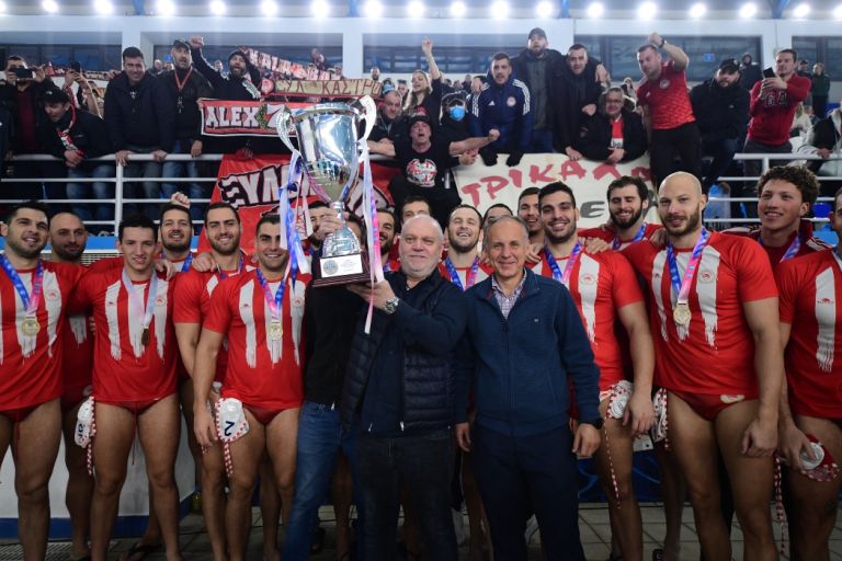 Πόλο: Εύκολα το 8ο σερί Κύπελλο ο Ολυμπιακός κόντρα στον Παναθηναϊκό [22-9]
