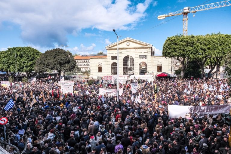 Thousands flood the streets across Greece on Tempe crash anniversary [pics]