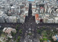 Τέμπη: Ολοκληρώθηκε η μεγάλη συγκέντρωση στη Θεσσαλονίκη – Οκτώ προσαγωγές [vid,pics]