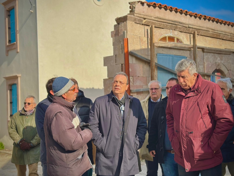 Φάμελλος: Η επίσκεψή μας εδώ στη σεισμόπληκτη Βρίσα αποδεικνύει την εγκατάλειψή της από τον κ. Μητσοτάκη